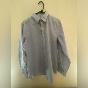 Stylish H&M slim-fit shirt in size Medium